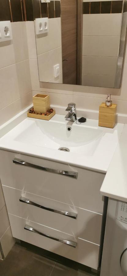 Madrid Piruli Home- Cozy Apartment With Nice Patio Buitenkant foto
